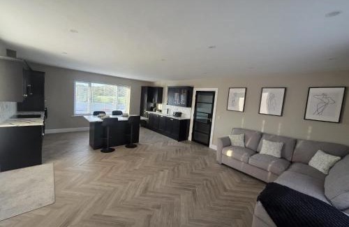 Collooney House | Collooney - House - Sleeps 6 - Parking
