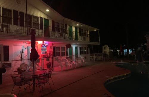 Wisconsin Dells Hotel | Colonial motel