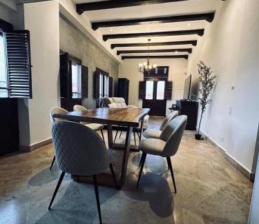 Casco Viejo Apartment | Colonial & Spacious Apto-best Location In Oldtown