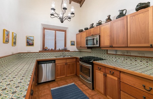 Antigua Guatemala Villa | Colonial Villa And Guest House With Pool in Gated Community