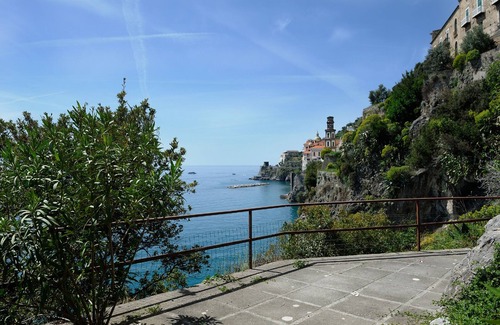 Castiglione Apartment | Colorful a studio with sea view and access to the sea