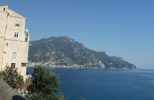 Castiglione Apartment | Colorful a studio with sea view and access to the sea
