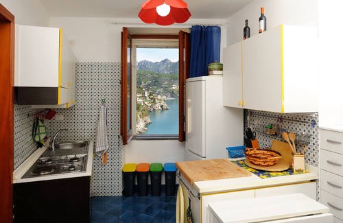 Castiglione Apartment | Colorful a studio with sea view and access to the sea