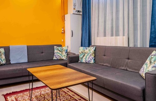 Bakırkoy Apartment | Colorful and Central Flat in Bakirkoy