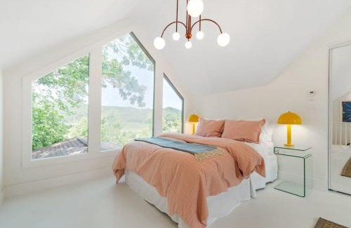 Lobelville House | Colorful and Cozy River Retreat with a View