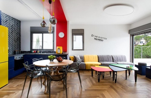 Haifa Apartment | Colorful BNB apartment