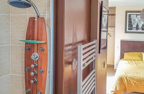 Marennes House | Colorful house invites to explore the Atlantic coast.