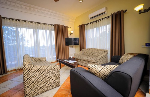 Oyster Bay Hotel | Colosseum Hotel & Fitness Club