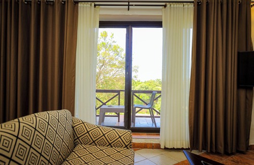 Oyster Bay Hotel | Colosseum Hotel & Fitness Club