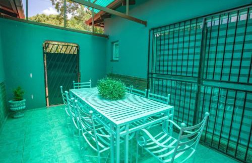 Pretoria Apartment | Colourfully cosy