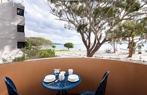 Nelson Bay Apartment | Columbia, 3 12 Columbia Close - large unit with fantastic water views and wifi
