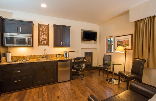 Hood River Hotel | Columbia Cliff Villas Hotel