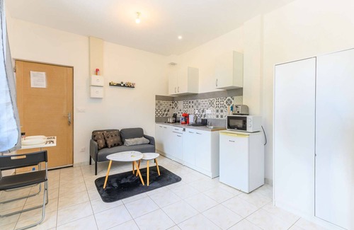 Tremblay-les-Gonesse Apartment | Come and discover the cocoon of l'impasse in Tremblay en France with our Deluxe studio!