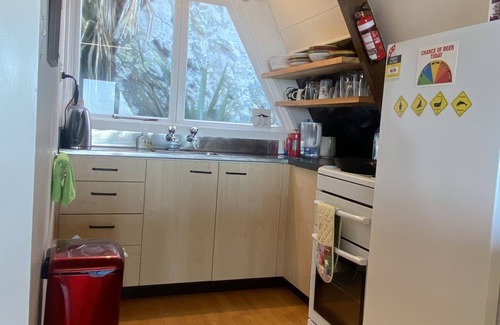 Clutha District House | Come and Relax in our Comfortable Crib With Spectacular sea Views
