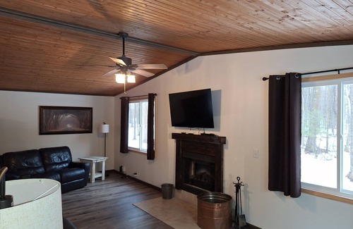 Amery Cabin | Come check out this Cozy 2-bedroom cabin in charming Amery!