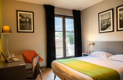 9th Arrondissement Hotel | Come Create Memories w/Fun-filled Adventures at this Paradise! Pets Allowed!
