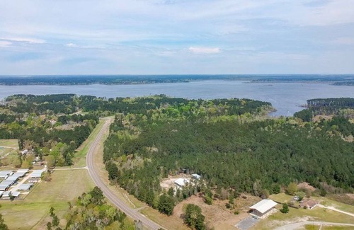 Bronson House | Come escape in a pet friendly remodeled home just 1/4 mi. to San Augustine Park!