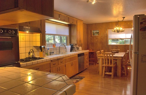 Fish Camp Cabin | Come Home to the Big Pine Cabin at Yosemite Forest Lodge!