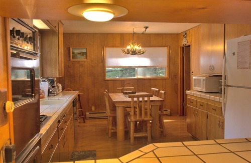 Fish Camp Cabin | Come Home to the Big Pine Cabin at Yosemite Forest Lodge!