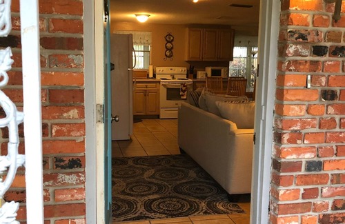 Gulf Gate Estates House | Come live the simple life: Close to Siesta, Relaxing with sunroom, patio.