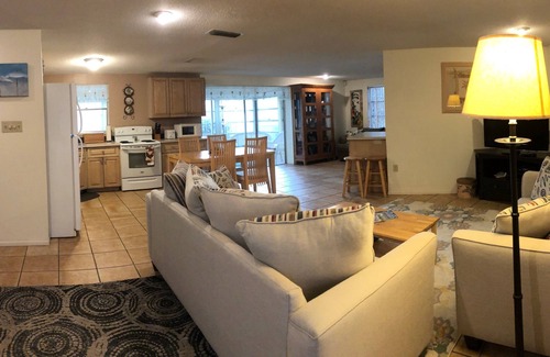 Gulf Gate Estates House | Come live the simple life: Close to Siesta, Relaxing with sunroom, patio.