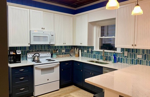 Atlantic Beach Cottage | Come, relax and enjoy all that Atlantic Beach has to offer!