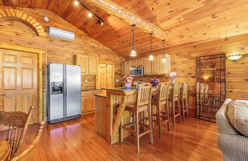 North Creek Condo | Come stay at Alpine Lodge for amazing views!