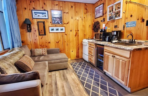 Estes Park Hotel | Come stay at the Rustic River Lodge for unbelievable views!