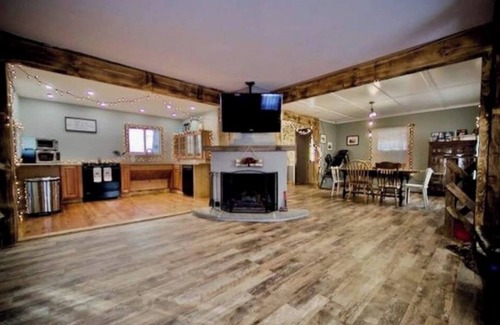 Sheffield House | COME STAY AT THE SHEFFIELD CHALET!