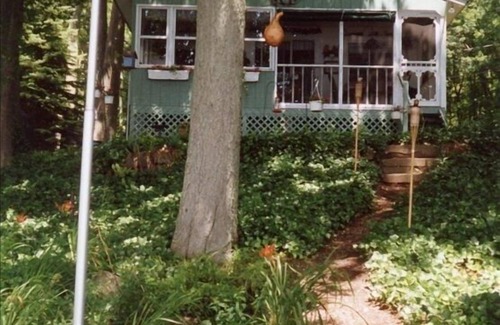 Cleveland Cottage | Come to Camp 312 Drive 2 on Oneida Lake for Relaxing Summer Fun.3bd