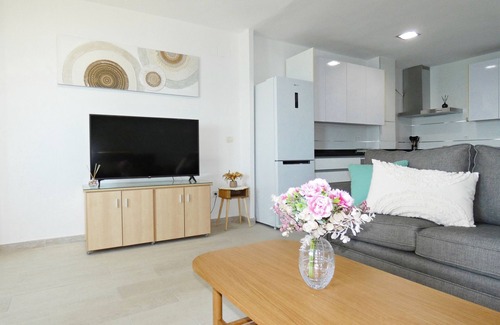 Motril Apartment | Comeback "THE SEA BLINDS YOUR EYES"