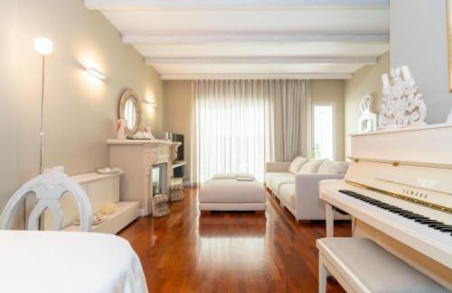 Cannizzaro Apartment | ComeCasa La Finestra sul Mare Apartment