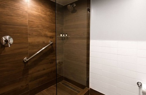 Marathon Resort | Comfort and Convenience! Pets Allowed, Free Parking, Tennis Courts, Hot Tub