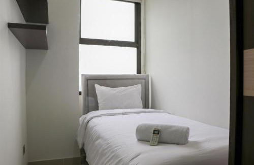 Pinang Apartment | Comfort and Cozy Stay 2BR at 29th Floor Transpark Cibubur Apartment By Travelio