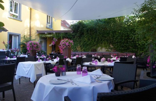 Inzlingen Apartment | Comfort Dreibettzimmer mit Dusche und WC