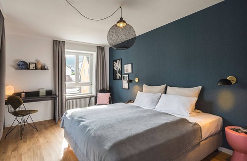 Inzlingen Apartment | Comfort Dreibettzimmer mit Dusche und WC