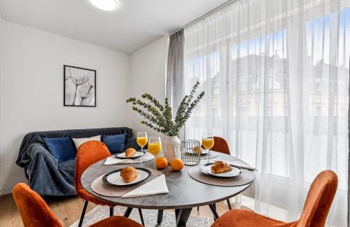 Neunkirchen Apartment | Comfort Family & Business Apartment in Neunkirchen - 2 SZ - Self-Check-in - WLAN 250 Mb - Parkplatz - Balkon - Badewanne - bis zu 5 Pers