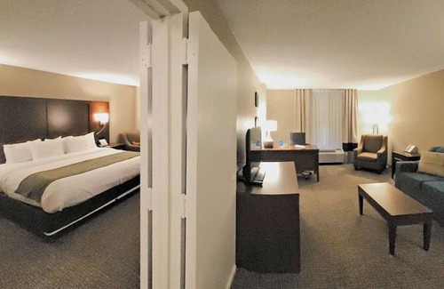 East Bloomington Hotel | Comfort Inn Airport Bloomington