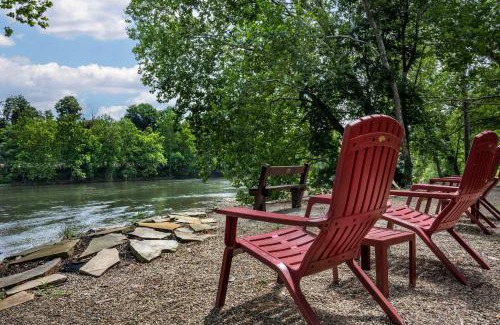 Connellsville Hotel | Comfort Inn Connellsville Riverview