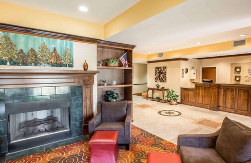 Valley Falls Hotel | Comfort Inn & Suites at I-85
