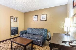 Long Beach Hotel | Comfort Inn & Suites Crystal Inn Sportsplex