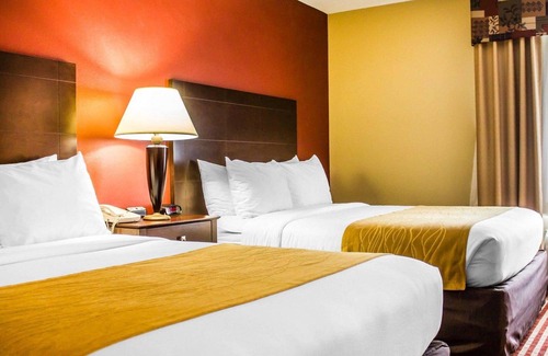 Rogers Hotel | Comfort Inn & Suites Dayville - Killingly Industrial Park
