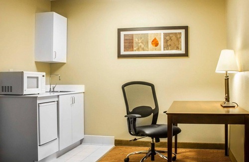 Rogers Hotel | Comfort Inn & Suites Dayville - Killingly Industrial Park