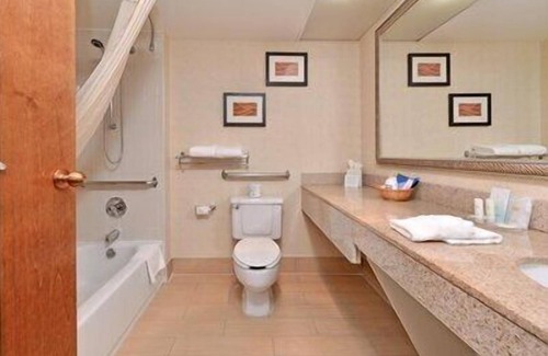 Northeast Park Hill Hotel | Comfort Inn & Suites Denver Northfield