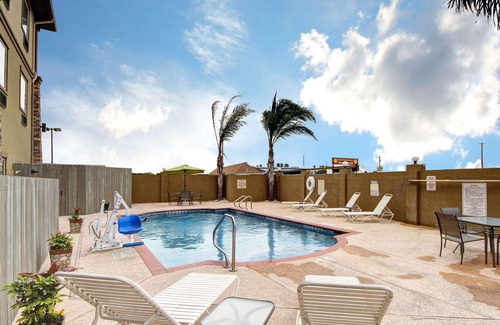 Donna Hotel | Comfort Inn & Suites Donna