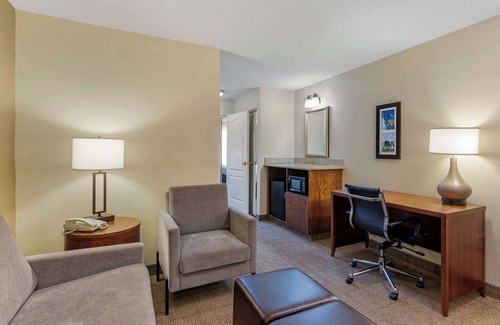 Dover Hotel | Comfort Inn & Suites Dover near Speedway