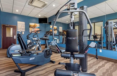 Farmington Hotel | Comfort Inn & Suites Farmington - Victor