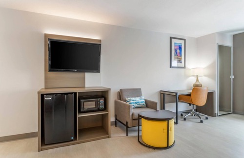 FM 1960 Hotel | Comfort Inn & Suites Houston FM1960 - Champions