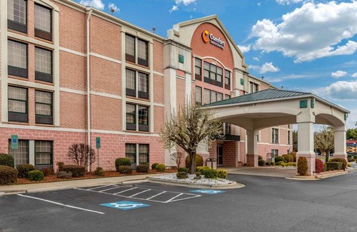 Cornelius Hotel | Comfort Inn & Suites Lake Norman