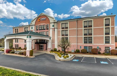 Cornelius Hotel | Comfort Inn & Suites Lake Norman